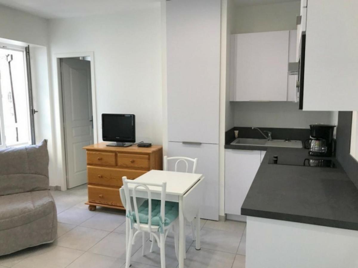 Studio Renove En Centre-Ville, Ideal Pour Des Vacances A Pied, Calme Et Confort, Classe 2 Etoiles. - Fr-1-4-512 Saint-Jean-de-Luz Ngoại thất bức ảnh