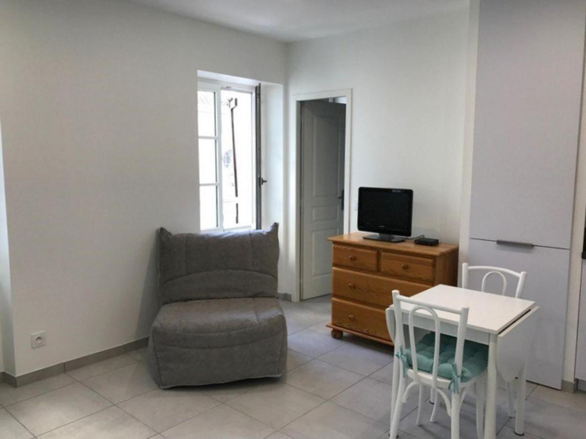 Studio Renove En Centre-Ville, Ideal Pour Des Vacances A Pied, Calme Et Confort, Classe 2 Etoiles. - Fr-1-4-512 Saint-Jean-de-Luz Ngoại thất bức ảnh